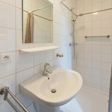 Rustic Ardennes Retreat بيت للعطل